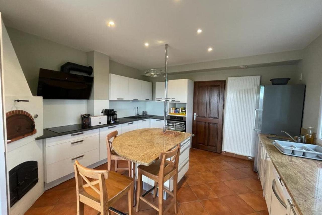 Family Villa At 1H15 From Lyon Precieux Extérieur photo